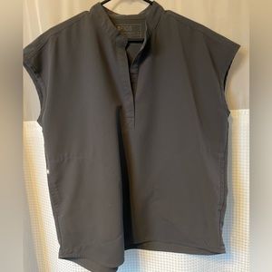 Figs Charcoal Medium Rafaela scrub top